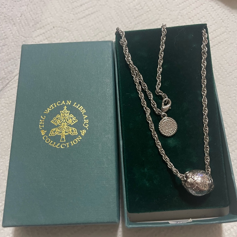 The Vatican Library Collections Vintage Silver Necklace NWT in OB